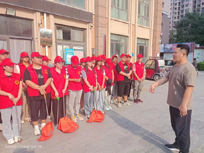 9月2日时博手机版在凤凰城A区开展志愿服务活动 (4).jpg